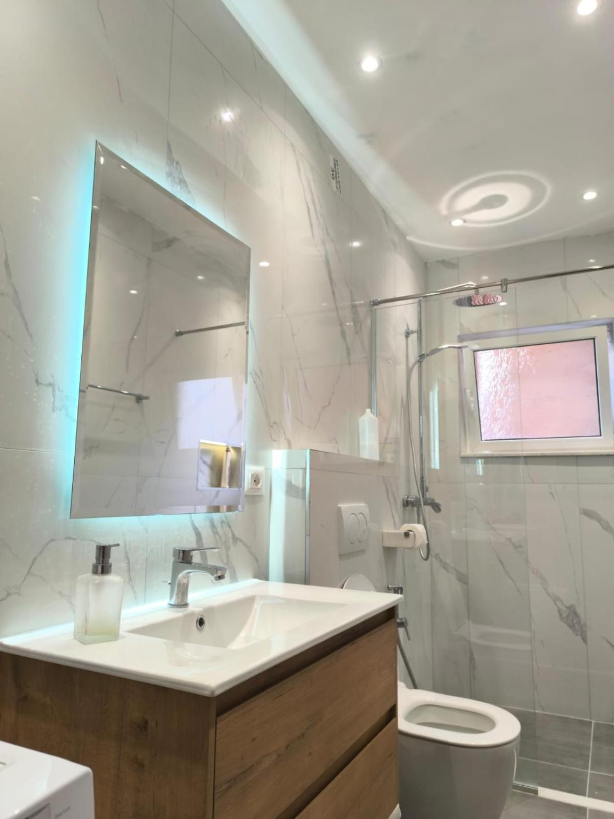 Myslym Shyri Lovely Top Apartment Tirana Kültér fotó